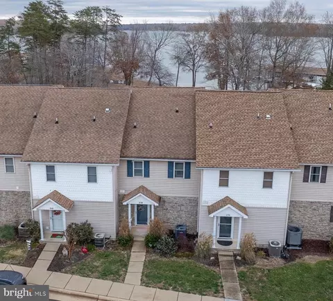 238 Lake Front Dr, Mineral, VA 23117
