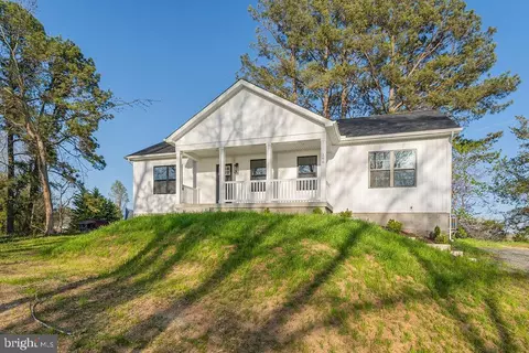 196 Lakeview Cir, Louisa, VA 23093