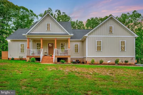 151 Goldenberry Ln, Louisa, VA 23093