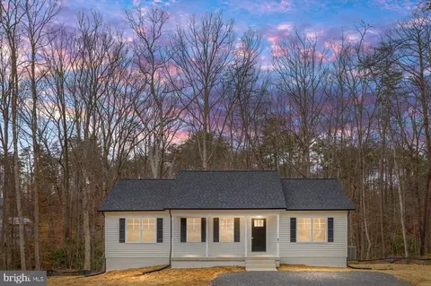 61 Hemlock Ln, Mineral, VA 23117