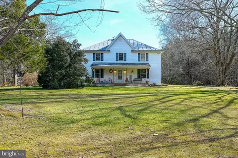 3492 Roundabout Rd, Louisa, VA 23093