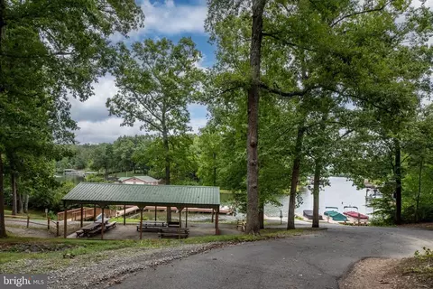 70 Hickory Cir, Mineral, VA 23117