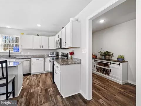 1205 Pine Crst, Troy, VA 22974 photo 5