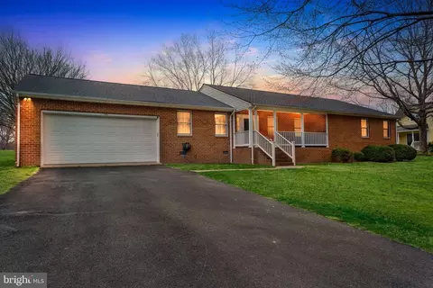126 Woodger Cir, Louisa, VA 23093