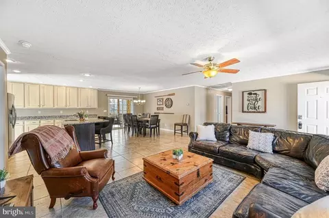 310 Point Dr, Bumpass, VA 23024