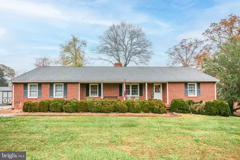 500 E 1st St E, Mineral, VA 23117 photo 2