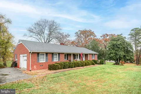 500 E 1st St E, Mineral, VA 23117 photo 5