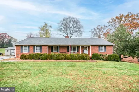500 E 1st St E, Mineral, VA 23117