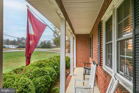500 E 1st St E, Mineral, VA 23117 photo 6