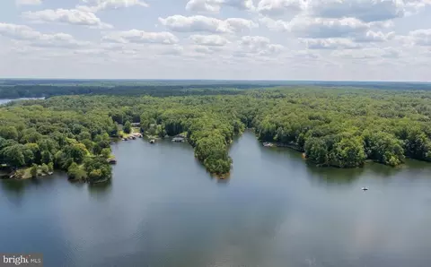 Busbees Point Rd, Bumpass, VA 23024