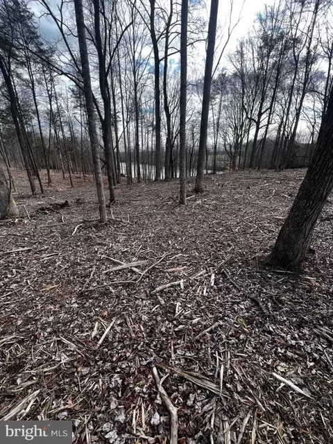 Compass Cove, Mineral, VA 23117