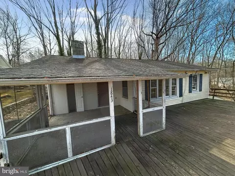 1843 S Lakeshore Dr S, Louisa, VA 23093