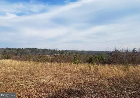 2376 Hickory Creek Rd, Louisa, VA 23093