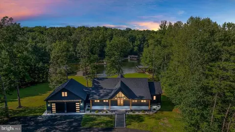 235 Sir Walter Dr, Bumpass, VA 23024