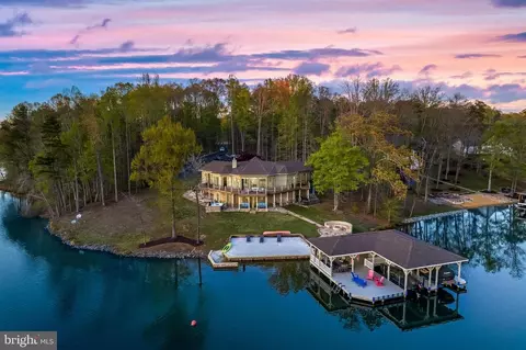 163 Rose Cir, Bumpass, VA 23024