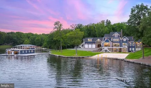 542 Twin Lakes Ln, Bumpass, VA 23024