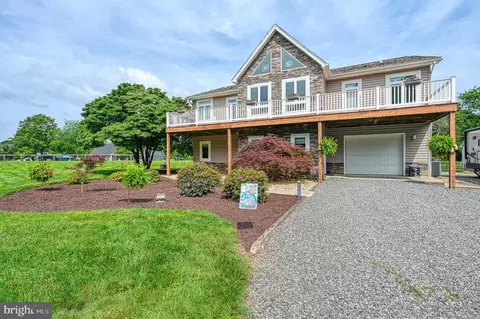 231 Bear Castle Dr, Bumpass, VA 23024