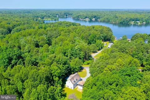 444 Point Dr, Bumpass, VA 23024 photo 10