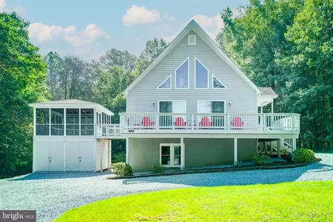 444 Point Dr, Bumpass, VA 23024 photo 11