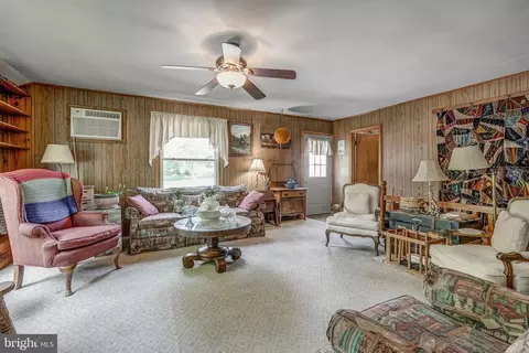 602 E 1st St E, Mineral, VA 23117 photo 9