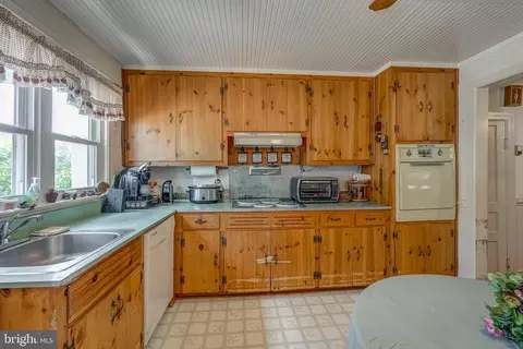 602 E 1st St E, Mineral, VA 23117 photo 14