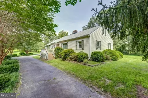 602 E 1st St E, Mineral, VA 23117 photo 3