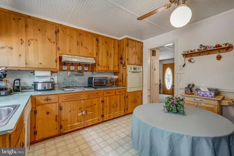 602 E 1st St E, Mineral, VA 23117 photo 13