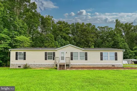 5290 W Old Mountain Rd W, Louisa, VA 23093