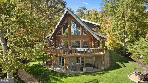 1132 Mitchell Point Rd, Mineral, VA 23117