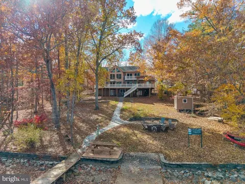 464 Douglas Rd, Mineral, VA 23117