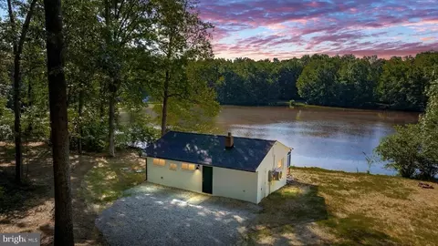 18 Turtle St, Gum Spring, VA 23065
