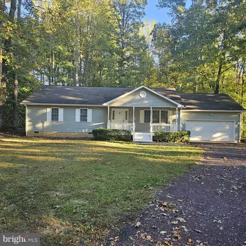 1276 Peach Grove Rd, Louisa, VA 23093