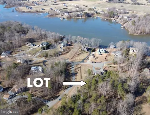 Woodland Shores Dr, Louisa, VA 23093