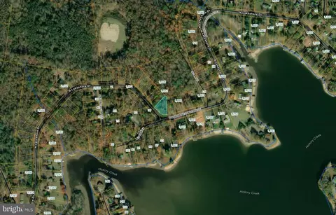 N Lakeshore Dr, Louisa, VA 23093