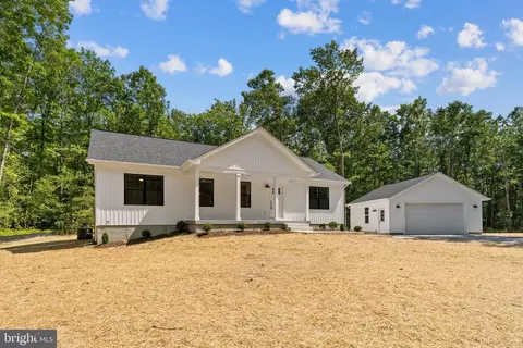 8 Shady Oaks Ln, Louisa, VA 23093