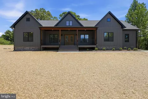 36 Anna Coves Blvd, Mineral, VA 23117