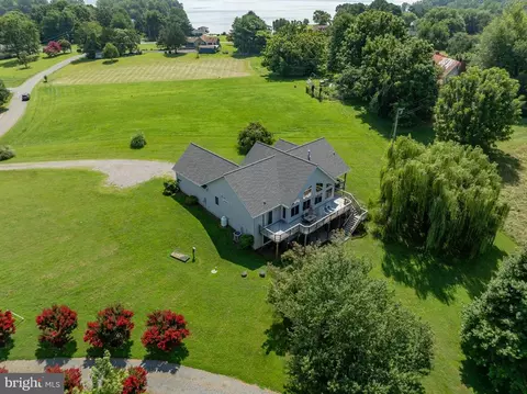125 Lake Ct, Bumpass, VA 23024
