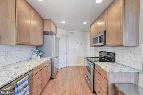 Kitchen - 845 Elnor Rd, Bumpass, VA 23024 photo 3 of 4