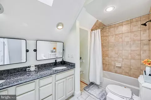 Bath - 845 Elnor Rd, Bumpass, VA 23024 photo 3 of 6