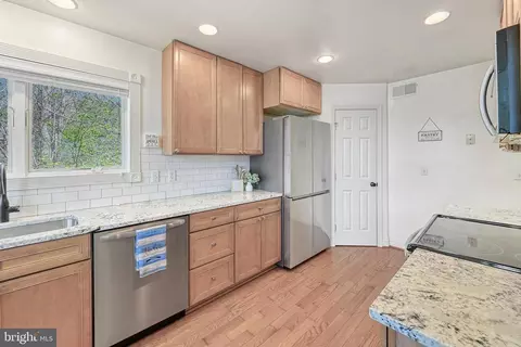 Kitchen - 845 Elnor Rd, Bumpass, VA 23024 photo 4 of 4