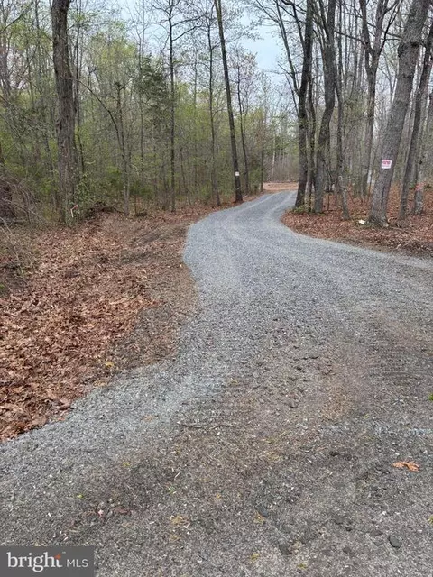 23 Taylor Rd, Louisa, VA 23093