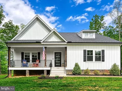 632 Noahs Landing Dr, Bumpass, VA 23024