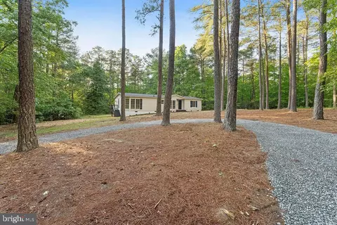 1109 Eastham Rd, Bumpass, VA 23024