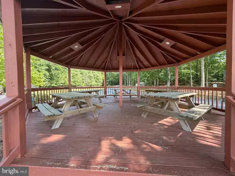 38 Jerdone Is, Bumpass, VA 23024