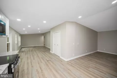 Entry Way - 1438 Eastham Rd, Bumpass, VA 23024 photo 7 of 10