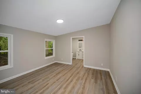 Entry Way - 1438 Eastham Rd, Bumpass, VA 23024 photo 9 of 10