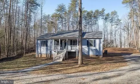 923 Anna Coves Blvd, Mineral, VA 23117