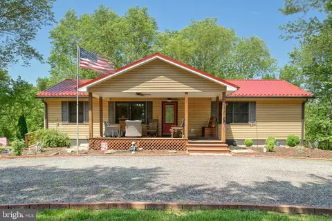 110 Patrick Henry Dr, Louisa, VA 23093