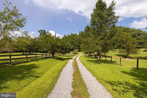 2487 Orange Rd, Pratts, VA 22731 photo 2