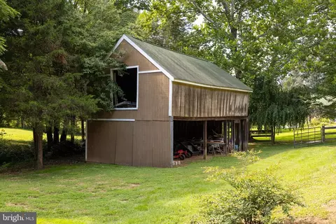 2487 Orange Rd, Pratts, VA 22731 photo 3